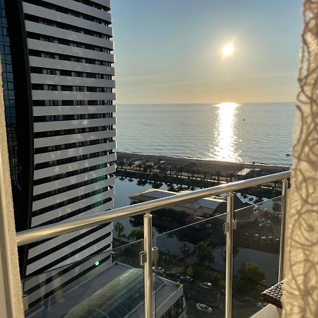 באטומי Roini Apartment מראה חיצוני תמונה