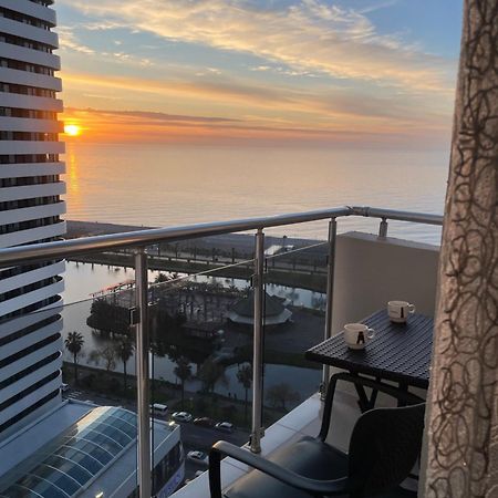 באטומי Roini Apartment מראה חיצוני תמונה