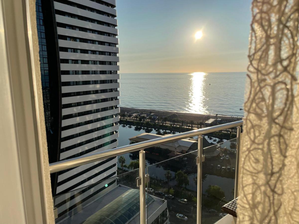 באטומי Roini Apartment מראה חיצוני תמונה