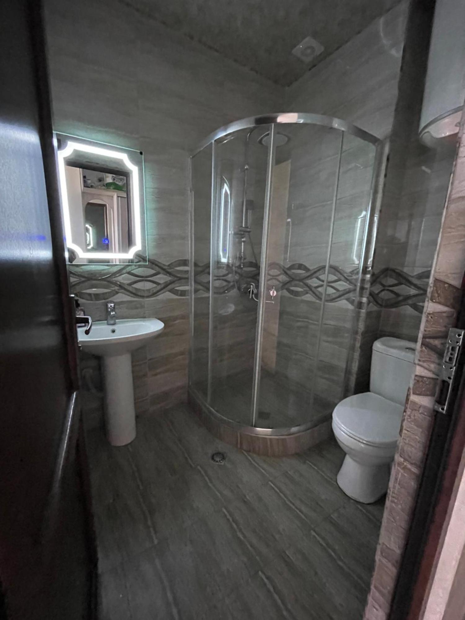 באטומי Roini Apartment מראה חיצוני תמונה
