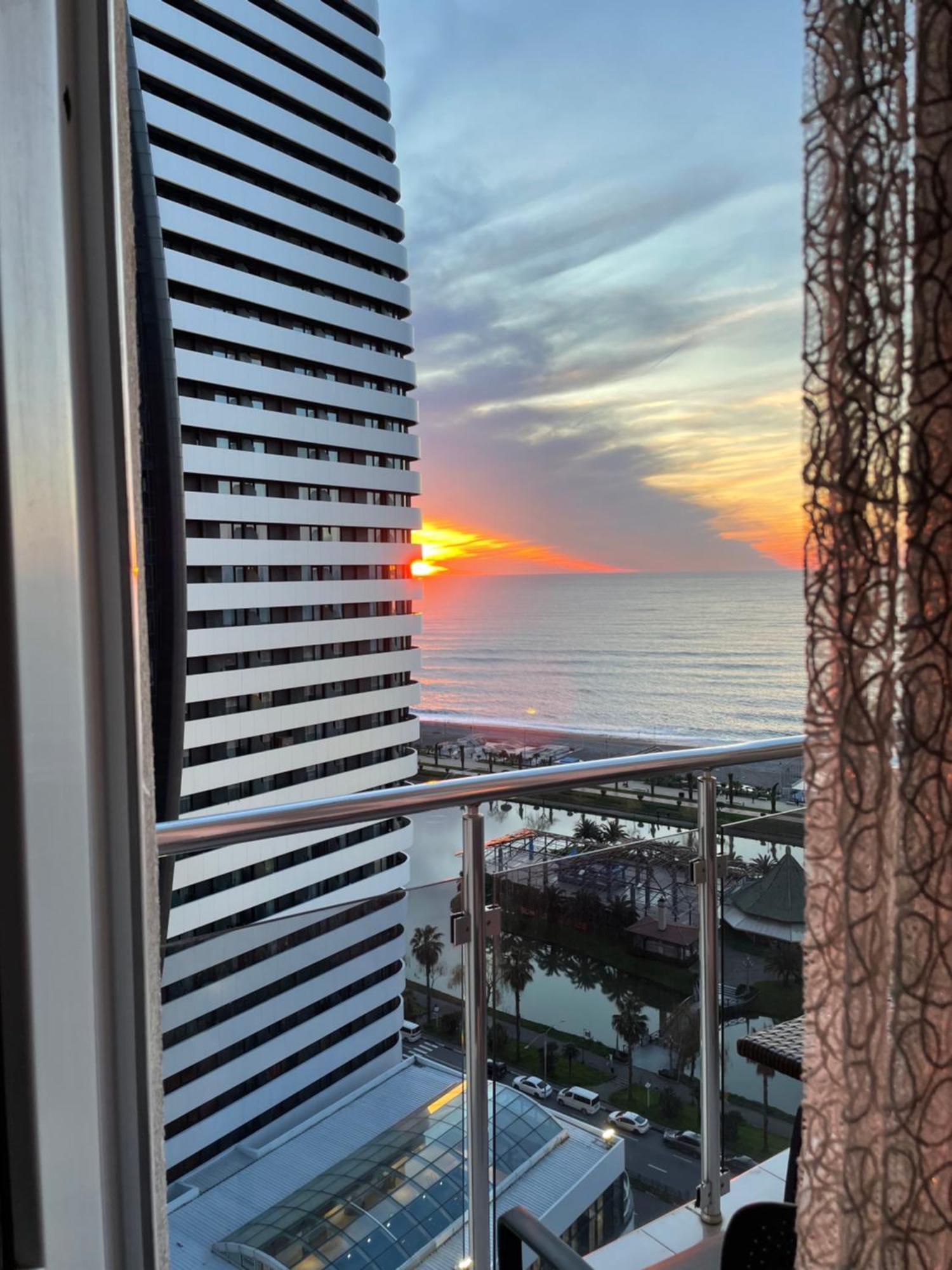 באטומי Roini Apartment מראה חיצוני תמונה