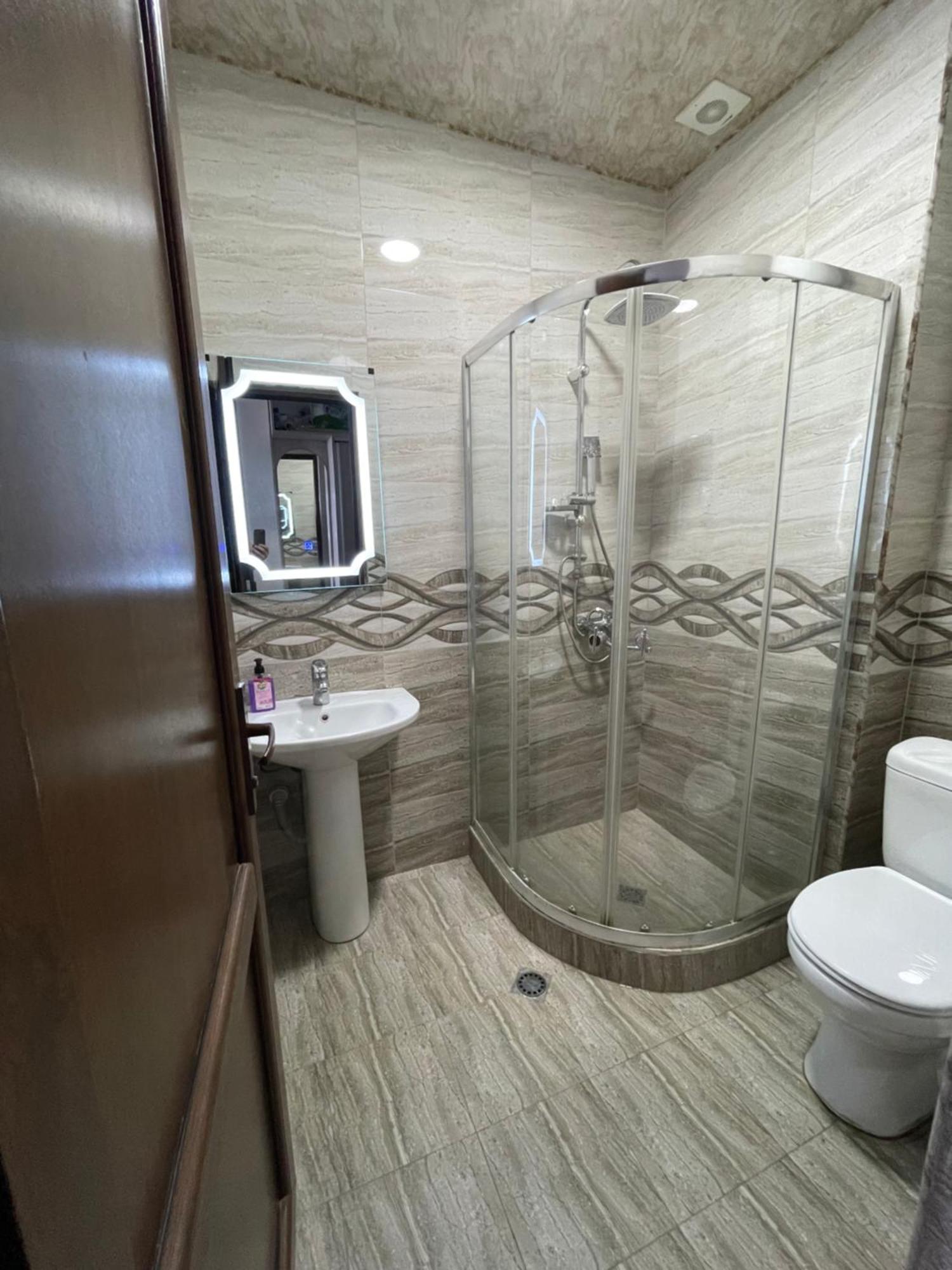 באטומי Roini Apartment מראה חיצוני תמונה