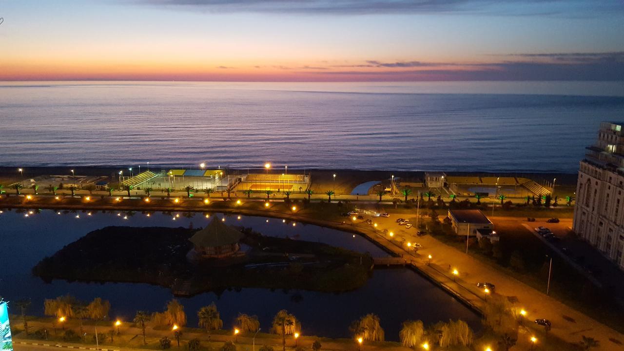 באטומי Roini Apartment מראה חיצוני תמונה
