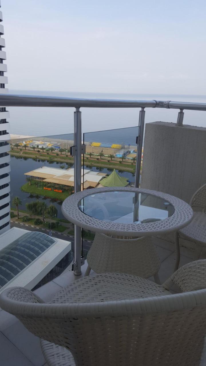 באטומי Roini Apartment מראה חיצוני תמונה
